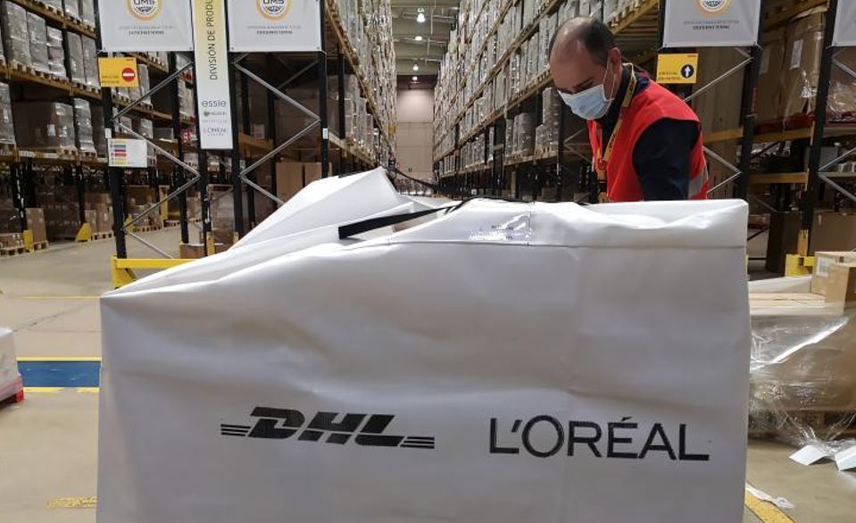 DHL y L'Oreal España y Portugal envían los palets sin film de plástico apostando por una logística sostenible