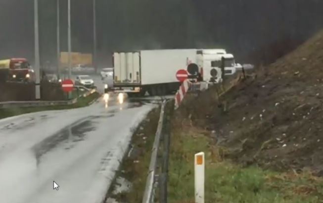 el camión en direccion contraria