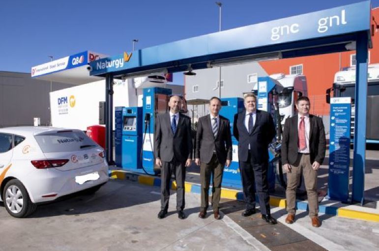 Imagen de la inauguración de la estación de gas