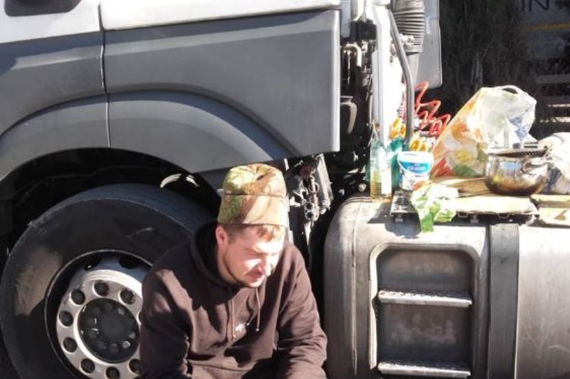 Imagen de un camionero de Europa del Este