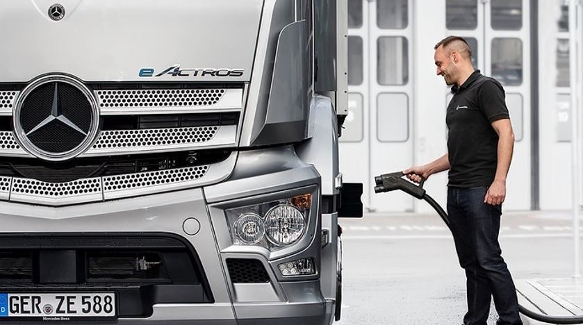 Daimler Truck comienza la fase de construcción del parque de carga de camiones eléctricos