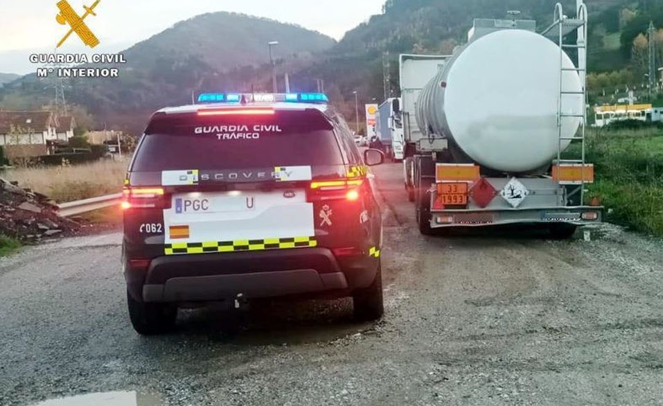 Imagen de Denunciado el conductor de un camión de mercancías peligrosas por circular drogado