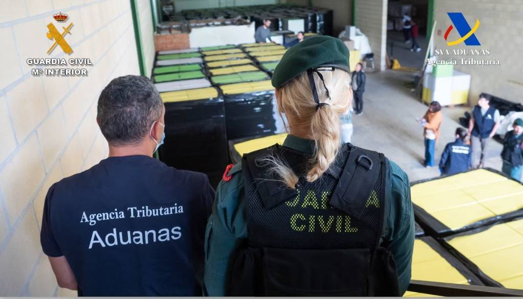 Imagen de Desarticulada en Navarra la mayor red de fabricación y distribución de tabaco en camiones a Europa.