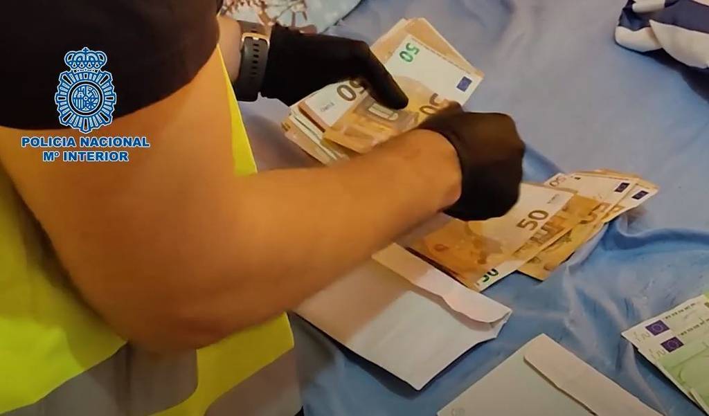 Imagen de Desarticulada una organización que estafaba en gasolineras haciéndose pasar por transportistas. V