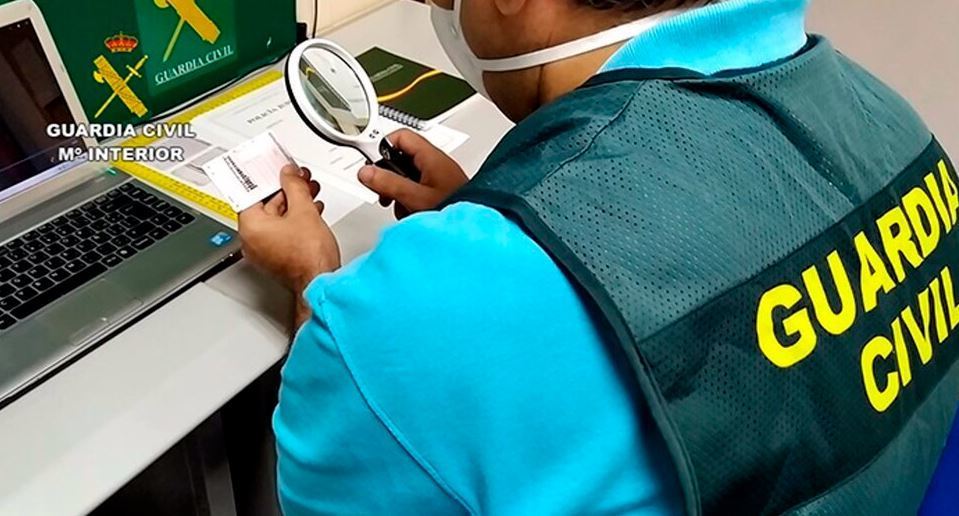 Imagen de la venta de falsos permisos de conducir