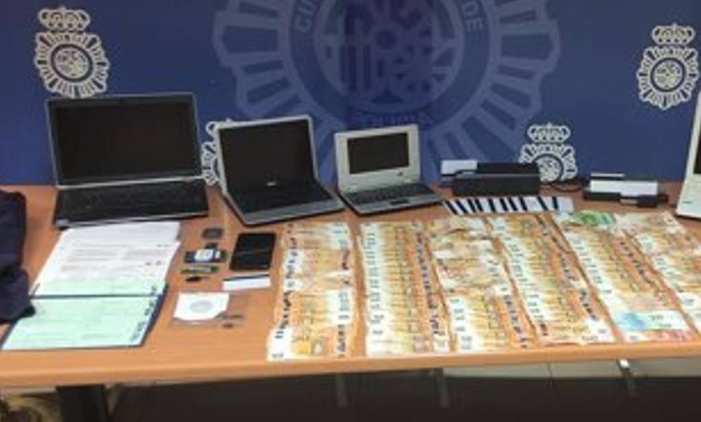Imagen de Detenidos 7 miembros de un grupo dedicado a falsificar tarjetas de repostaje de combustible