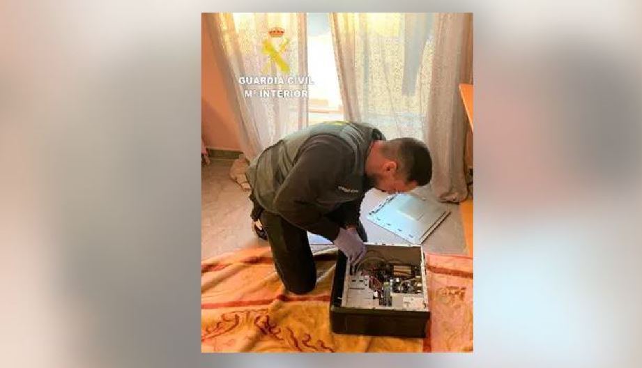 Imagen de Detenidas dos personas por estafar 135.000€ a una empresa de distribución de carburante