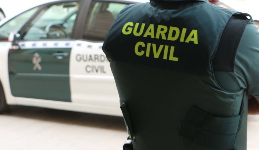 Detenidos el dueño de una autoescuela y 2 suplantadores por falsificación de documentos