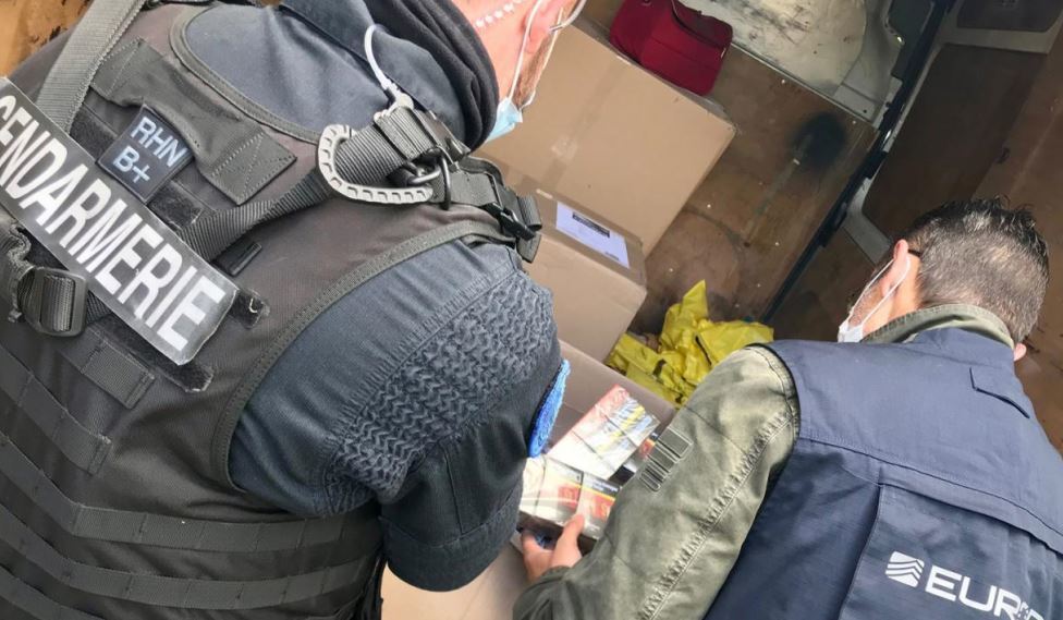 Gendarmes que detuvieron al grupo del contrabando de tabaco