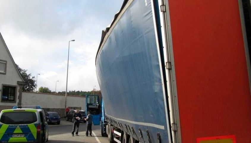 Detienen un camión español en Alemania por un corrimiento de la carga