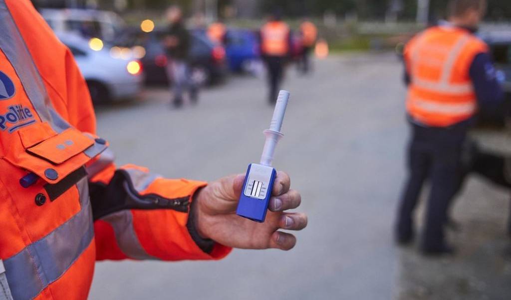Imagen de Drogas y conductores cansados en la operación de control de Roadpol a camiones y autobuses.