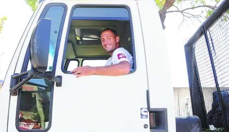 Un camionero joven