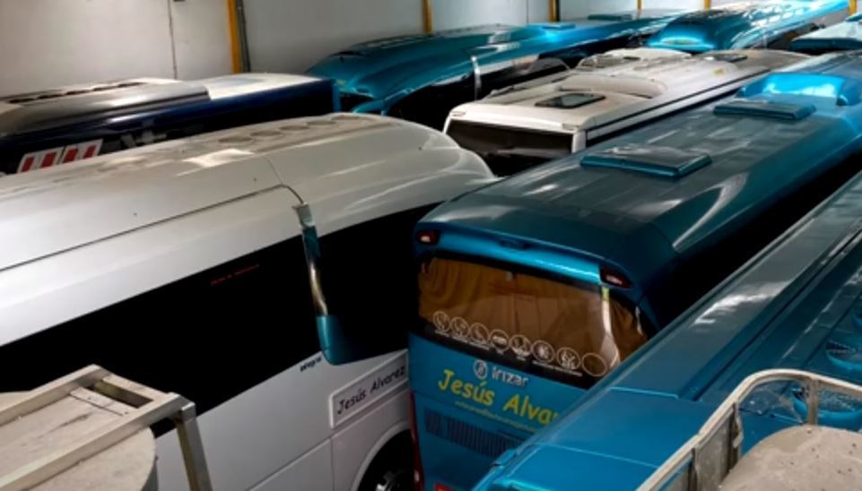Imagen de autocares aparcados