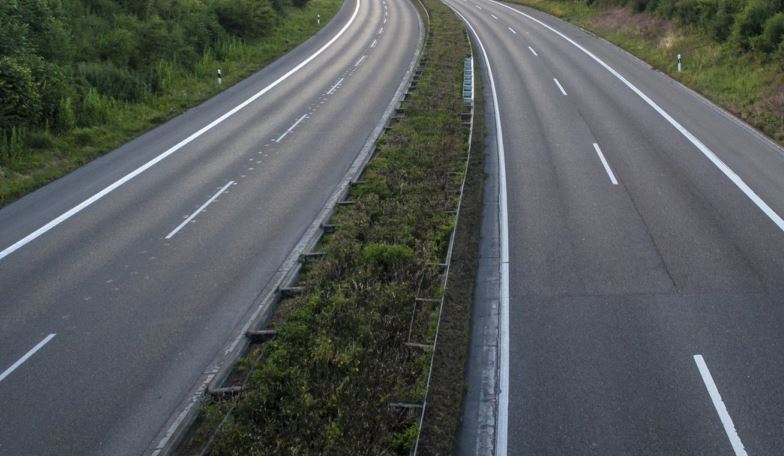 Imagen de una carretera vacía