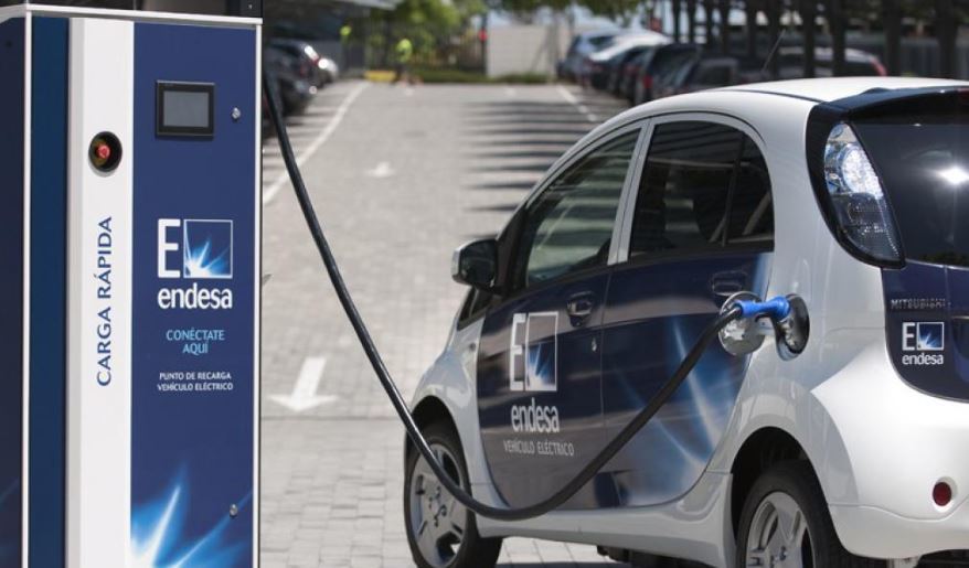 Un vehículo eléctrico de Endesa