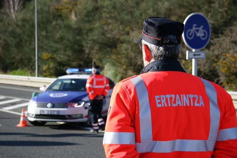 Agentes de la Ertzaintza