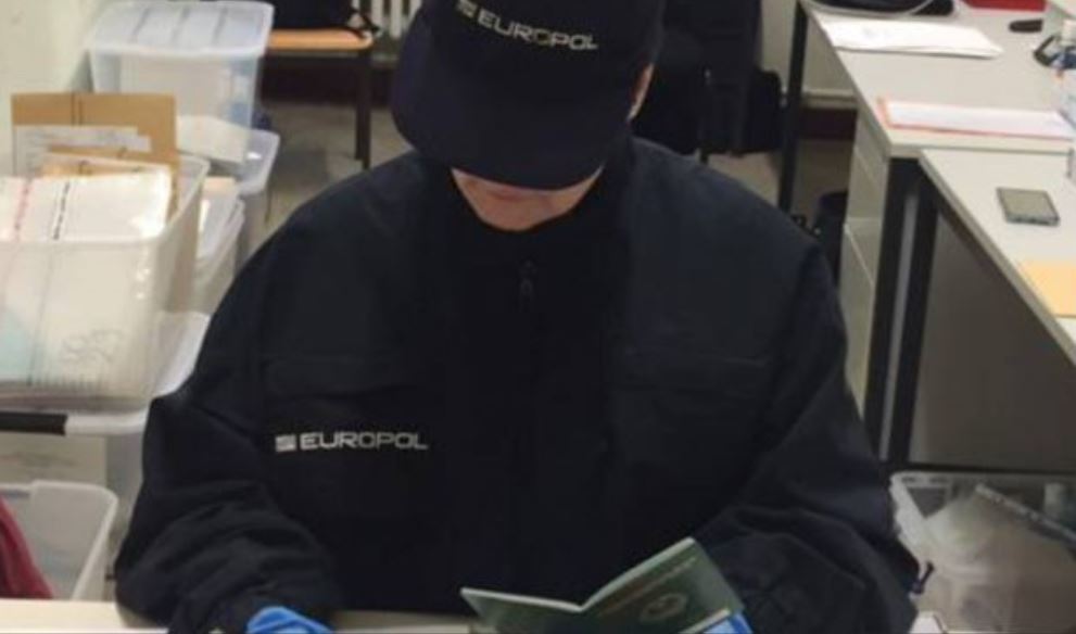 Imagen de un agente de Europol