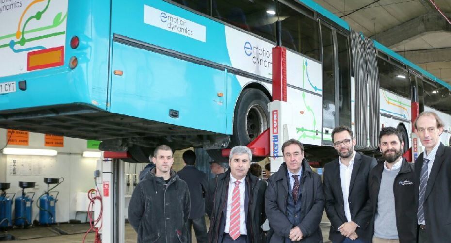 Los directivos de las dos empresas.