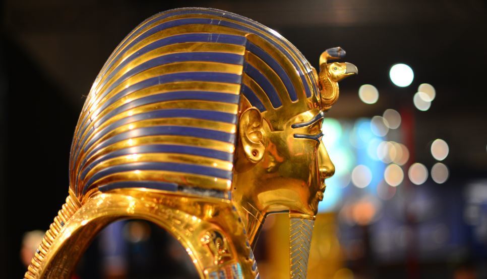 Imagen de Tutankamón en Egipto que se exhibe en el Gran Museo de Egipto