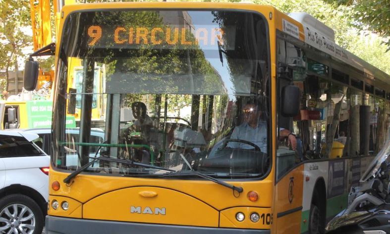 El Ayuntamiento da 24 horas a la empresa para restablecer el servicio de autobús urbano en la ciudad