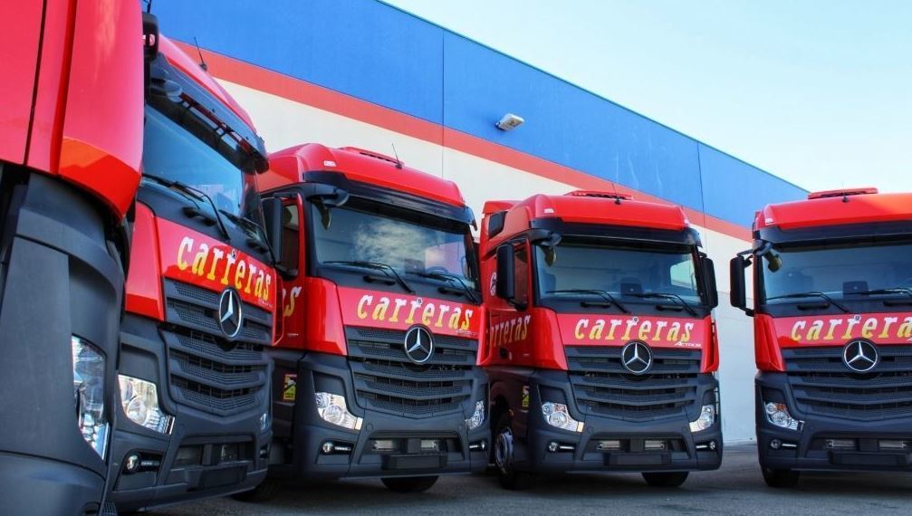 Imagen de las tractoras Mercedes-Benz Actros para el Grupo Carreras
