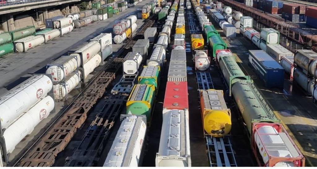Imagen del MITMA y el transporte de mercancías por tren