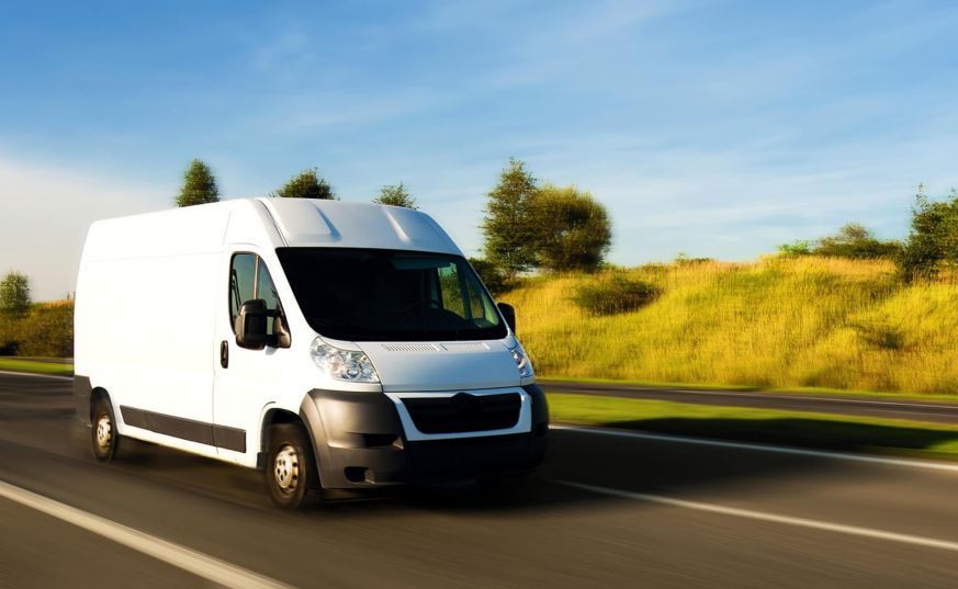 El MITMA obligará a tener título de transportista para el transporte internacional con furgonetas