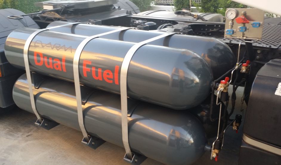 Camion con motor dual diesel-gas