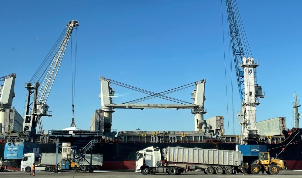 Imagen de El Puerto de Sevilla coordina una de las mayores descargas de trigo