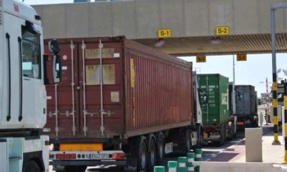 El Puerto de Valencia gestionó 3.000 contenedores de exportación al día en agosto