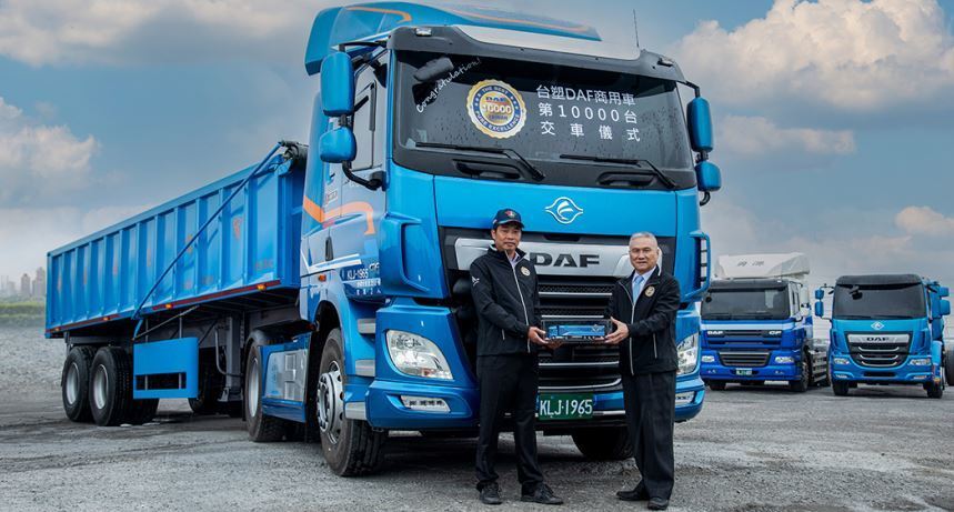 El camión DAF número 10.000 fabricado en la planta de Dabu, Taiwán