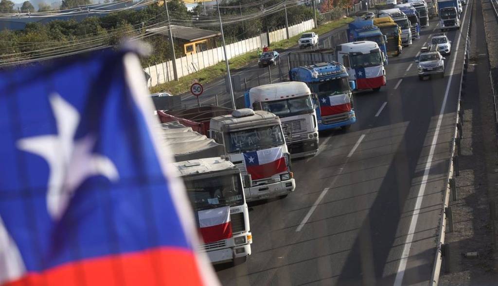 Imagen de El Gobierno de Chile reanuda las negociaciones con los camioneros para resolver el paro nacional