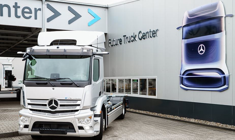 El primer eActros de producción en serie salió hoy de la planta de Mercedes-Benz en Wörth