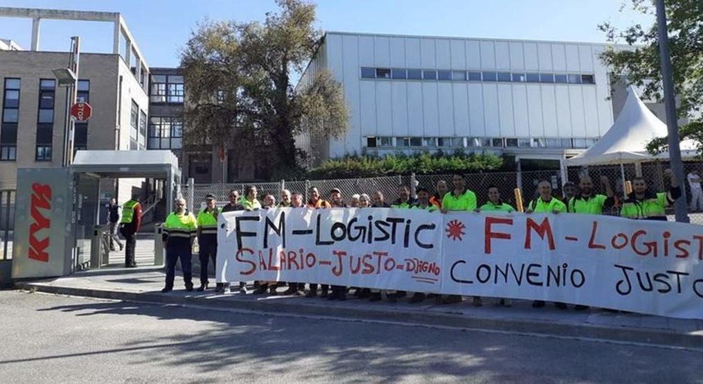 Imagen de trabajadores del sindicato ELA en FM Logistics defendiendo el empleo en Navarra
