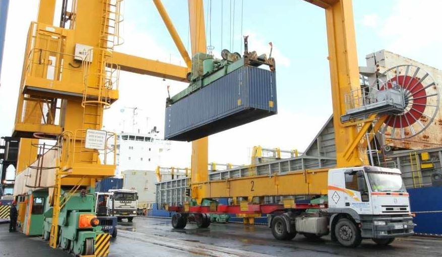 El tráfico de contenedores del Puerto de Valencia crece un 42% en importación y un 17% en exportación
