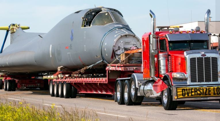 imagen del transporte especial del bombardero