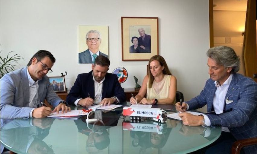 Imagen de la firma de la creación de Fundación El Mosca