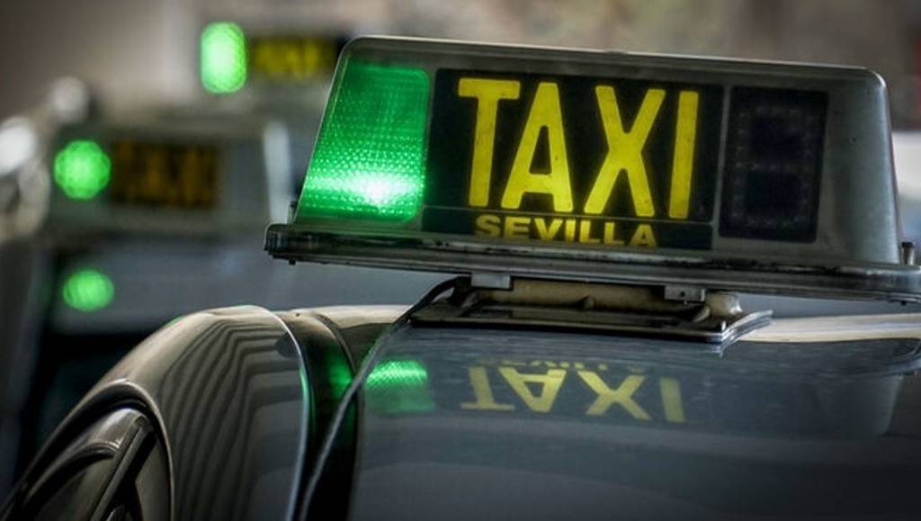 Imagen de Élite Taxi anuncia recurso contra decreto de la Junta, a la que acusa de "traición, amenaza e intento de soborno"