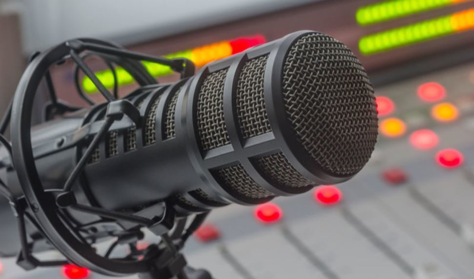 Imagen de El maestro Abellanal en la Radio de Diario de Transporte