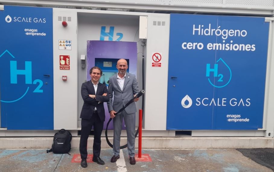 Imagen de Enagás suministrará hidrógeno renovable a la flota de camiones de Disfrimur en 2024