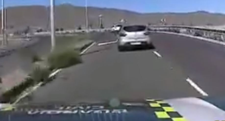 Imagen de la espectacular persecución de la Guardia Civil a una conductora en Gran Canaria