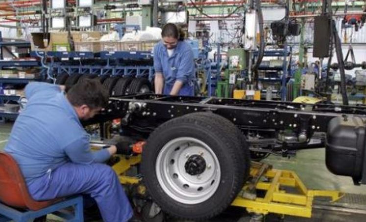 Trabajadores de la fábrica de Nissan en Avila