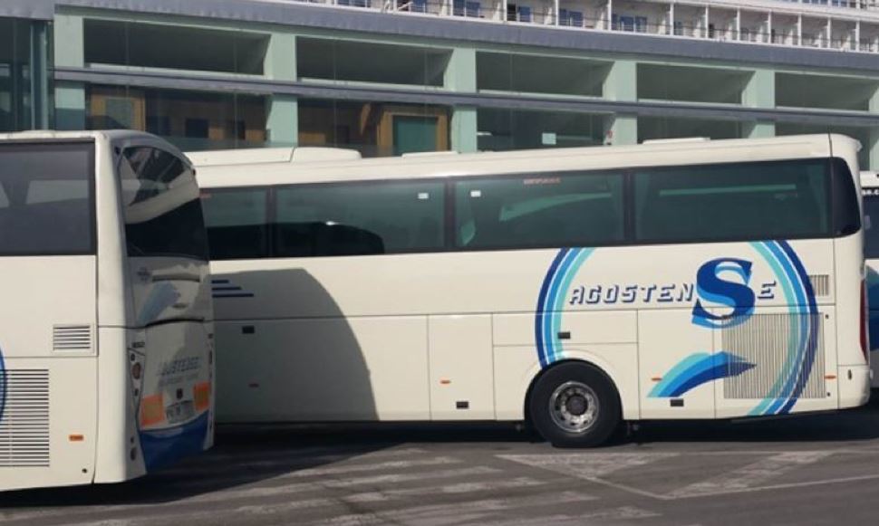 Imagen de uno de los autocares Agostense denunciado por FACUA por la falta de aire acondicionado