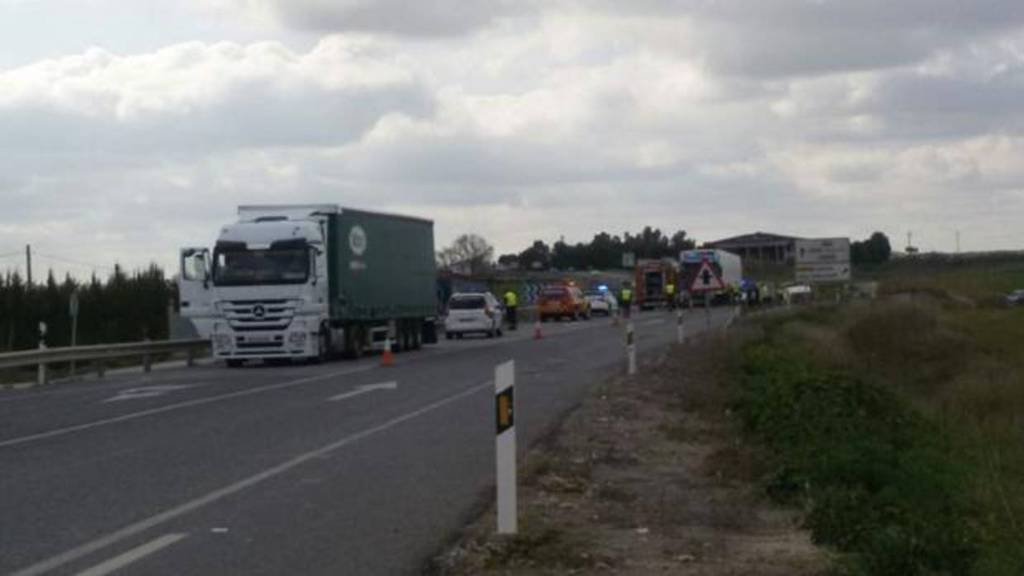 Imagen del accidente múltiple en la N-IV en El Cuervo - FOTO: LEBRIJA TELEVISIÓN