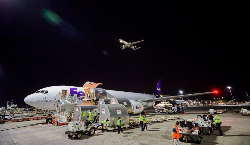 Imagen de un avión de FeDex