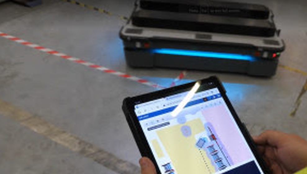 El robot de Mir Robots en en centro de Ikea para Fm Logistics