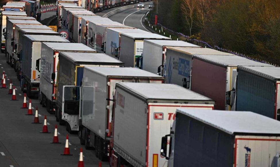 FNTR alerta al Gobierno francés de la preocupante situación del transporte con el Reino Unido