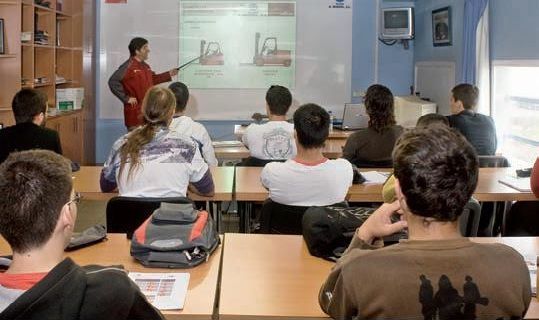 Imagen de las clases impartidas en una autoescuela