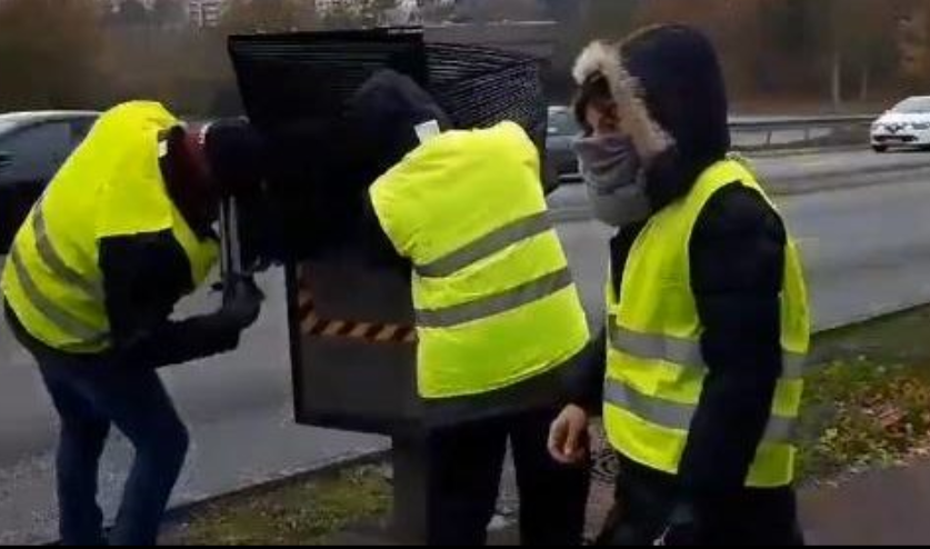 Chalecos amarillos anulando un radar