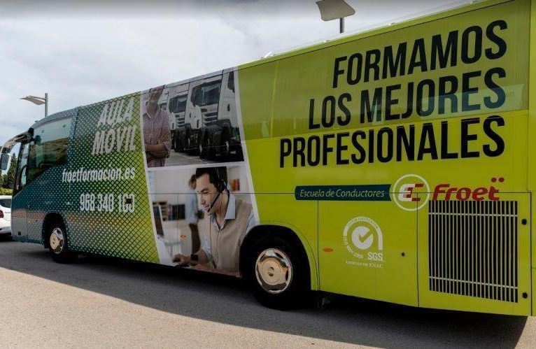 autobús para las prácticas del curso organizado por Froet